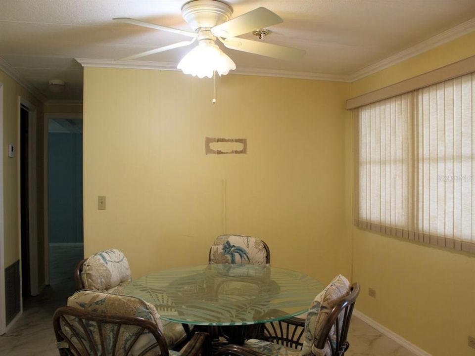 For Sale: $164,500 (2 beds, 2 baths, 1372 Square Feet)
