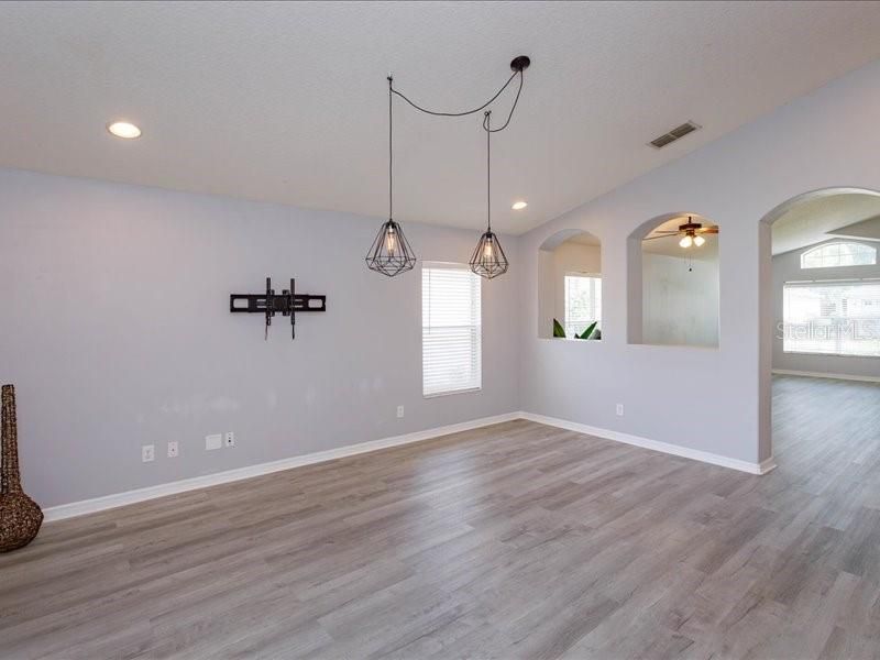 For Rent: $2,390 (3 beds, 2 baths, 1875 Square Feet)