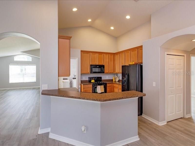 For Rent: $2,390 (3 beds, 2 baths, 1875 Square Feet)