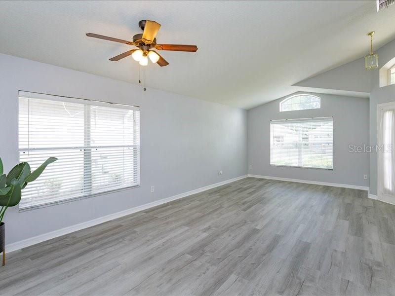 For Rent: $2,390 (3 beds, 2 baths, 1875 Square Feet)