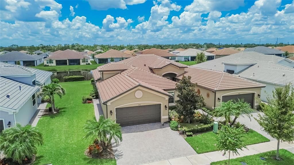 На продажу: $399,900 (2 спален, 2 ванн, 2040 Квадратных фут)