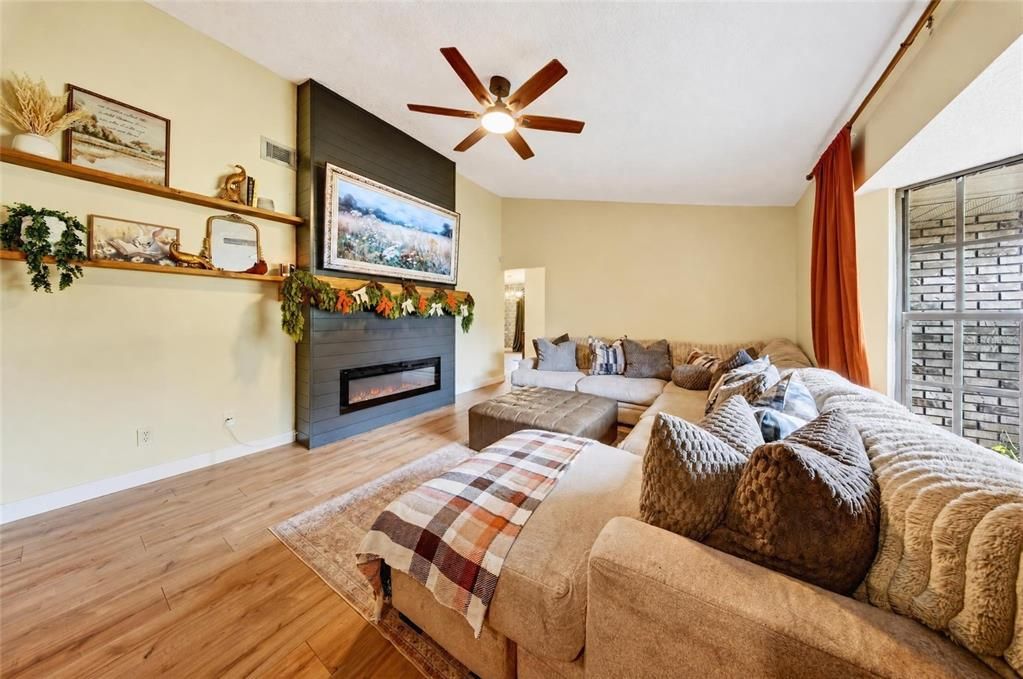 For Sale: $449,900 (4 beds, 2 baths, 2153 Square Feet)