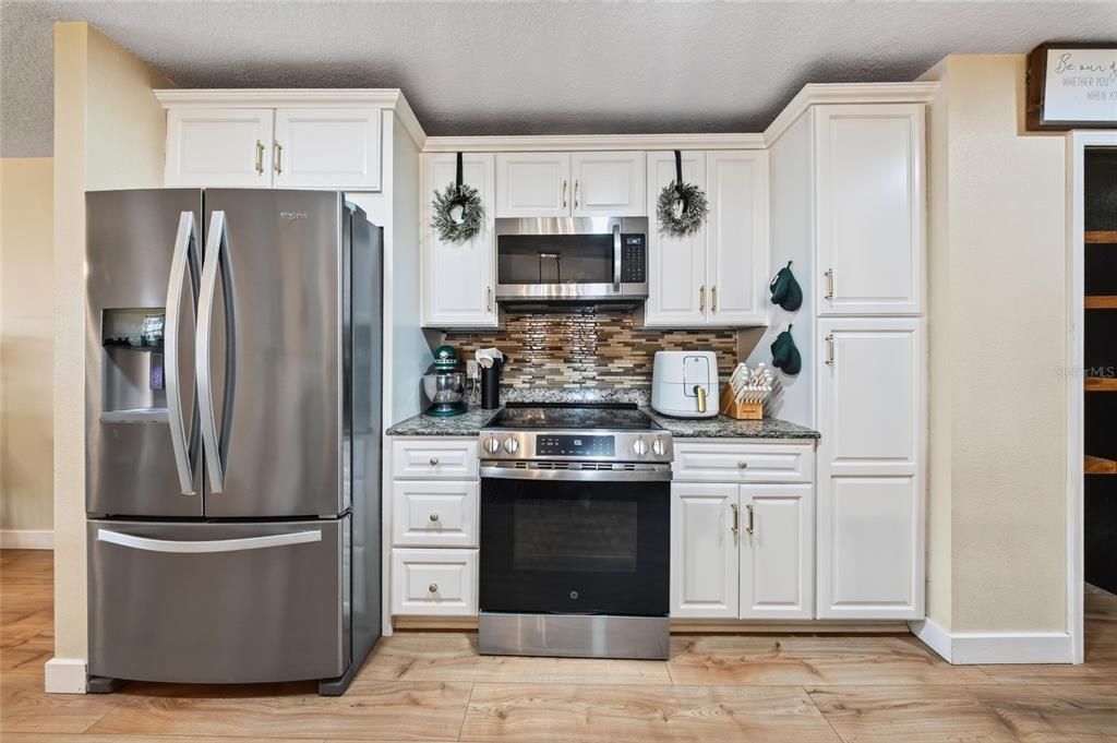 For Sale: $449,900 (4 beds, 2 baths, 2153 Square Feet)