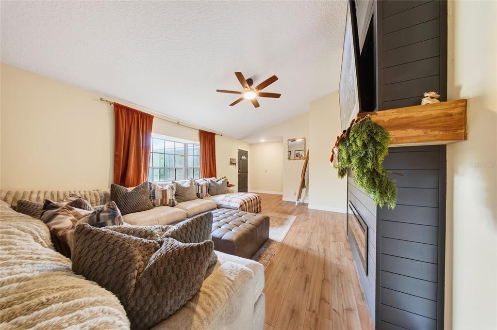 For Sale: $449,900 (4 beds, 2 baths, 2153 Square Feet)