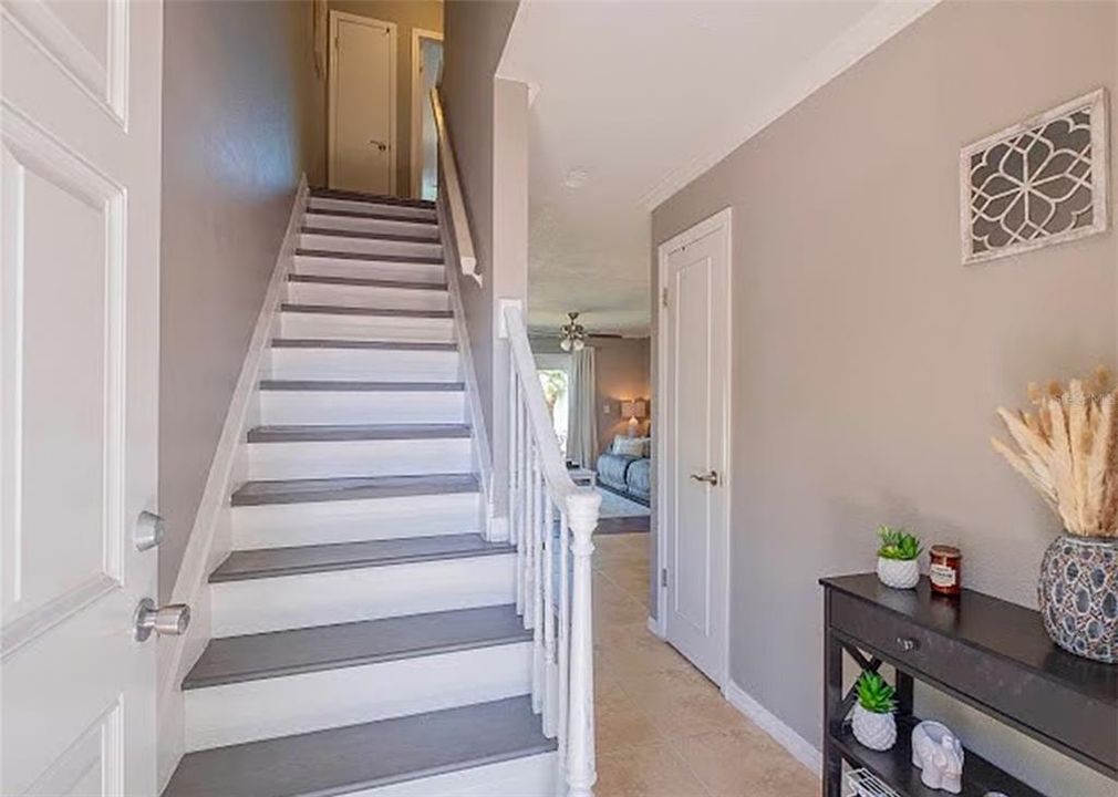 For Sale: $190,000 (2 beds, 1 baths, 928 Square Feet)