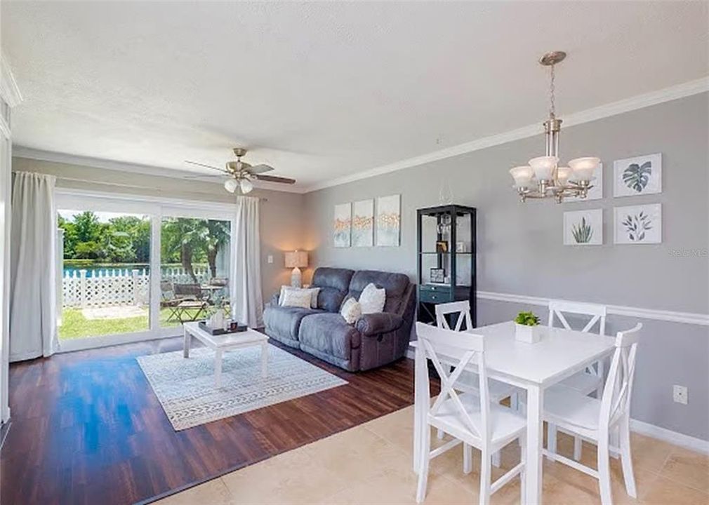 For Sale: $190,000 (2 beds, 1 baths, 928 Square Feet)