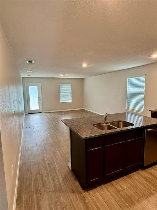 For Sale: $299,900 (4 beds, 2 baths, 1515 Square Feet)