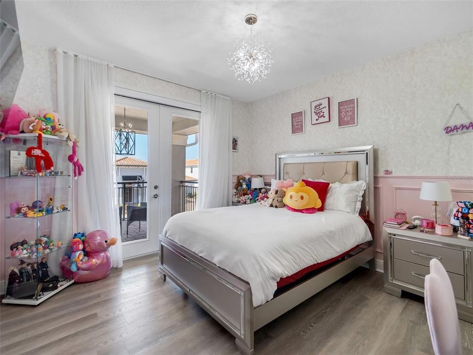 На продажу: $1,599,000 (5 спален, 5 ванн, 4235 Квадратных фут)
