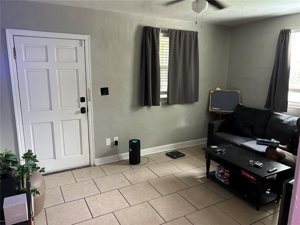 For Sale: $219,900 (3 beds, 2 baths, 1160 Square Feet)