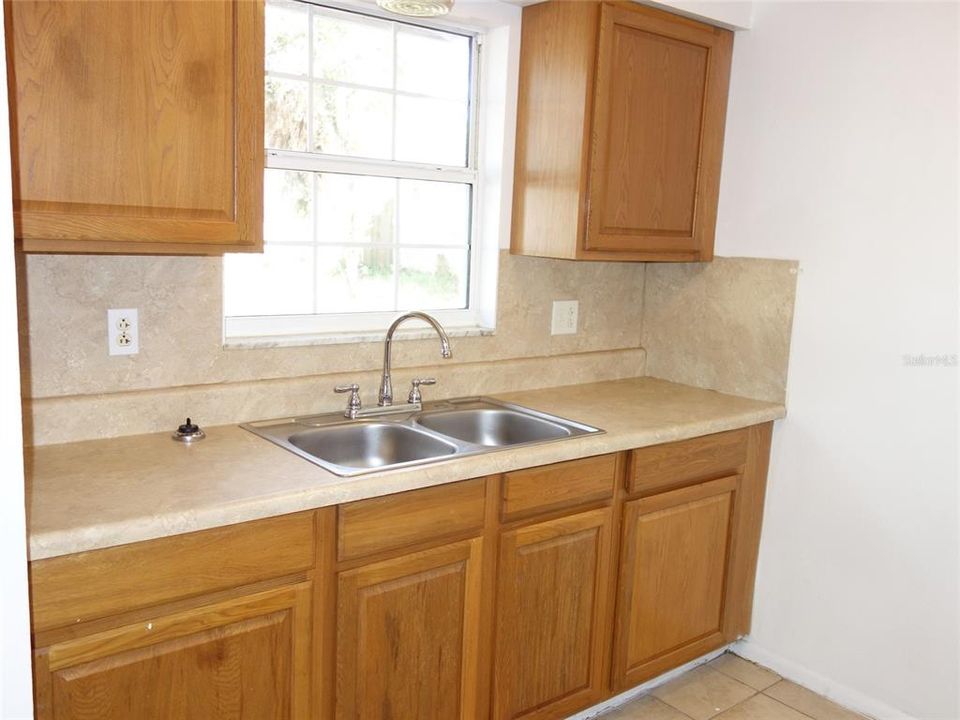En Venta: $249,500 (3 camas, 1 baños, 972 Pies cuadrados)