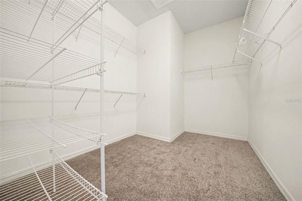 For Sale: $399,000 (3 beds, 2 baths, 1992 Square Feet)