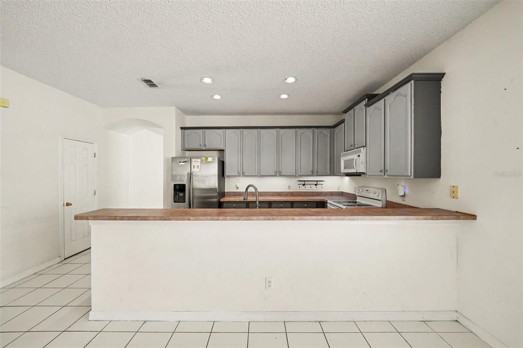 For Sale: $399,000 (3 beds, 2 baths, 1992 Square Feet)
