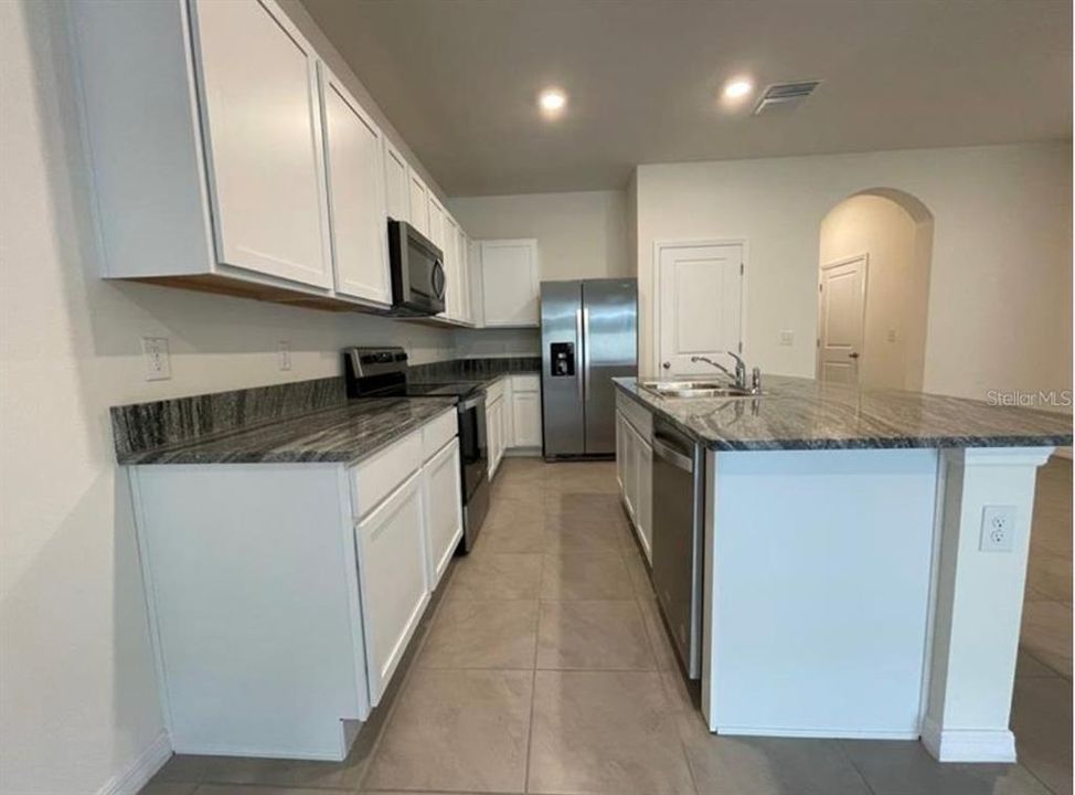 For Sale: $278,900 (3 beds, 2 baths, 1673 Square Feet)