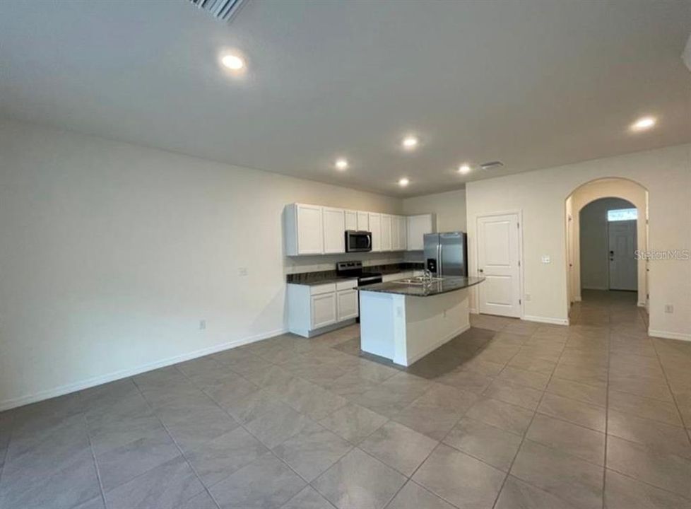 For Sale: $278,900 (3 beds, 2 baths, 1673 Square Feet)