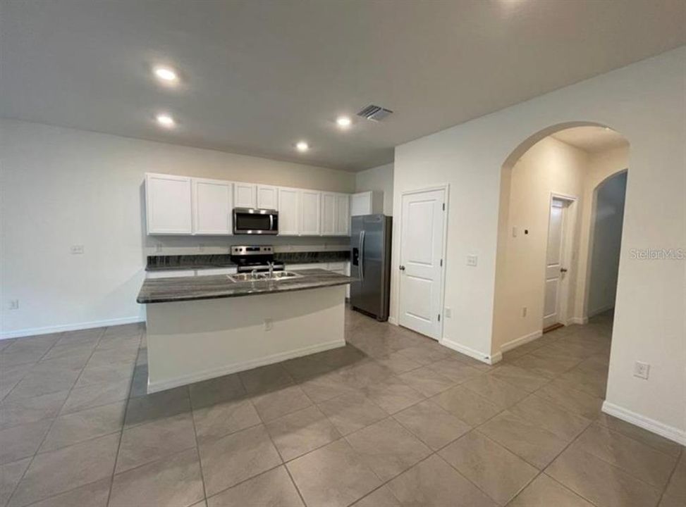For Sale: $278,900 (3 beds, 2 baths, 1673 Square Feet)