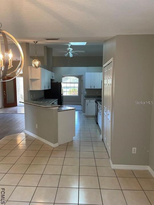 For Rent: $2,200 (4 beds, 2 baths, 1724 Square Feet)