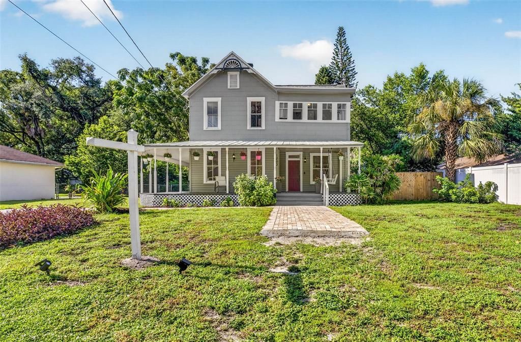 En Venta: $425,000 (3 camas, 2 baños, 1974 Pies cuadrados)