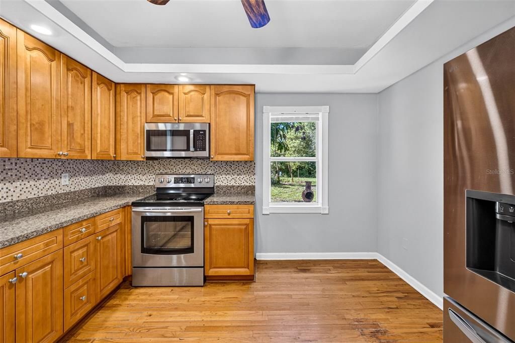 En Venta: $425,000 (3 camas, 2 baños, 1974 Pies cuadrados)