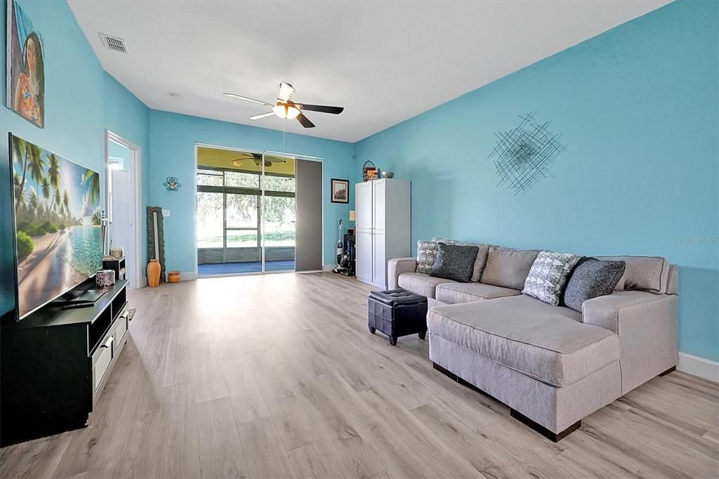 For Rent: $2,400 (2 beds, 2 baths, 1417 Square Feet)