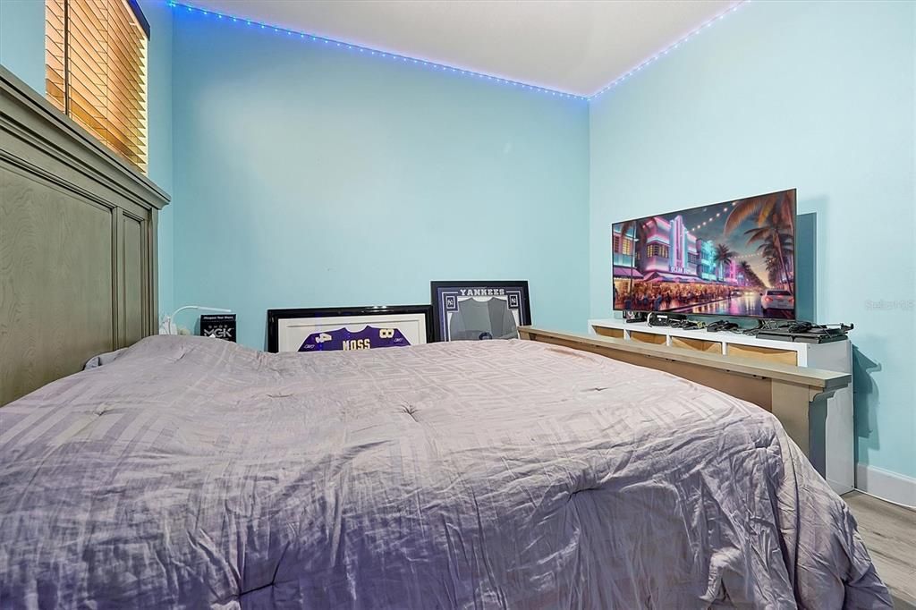 For Rent: $2,400 (2 beds, 2 baths, 1417 Square Feet)