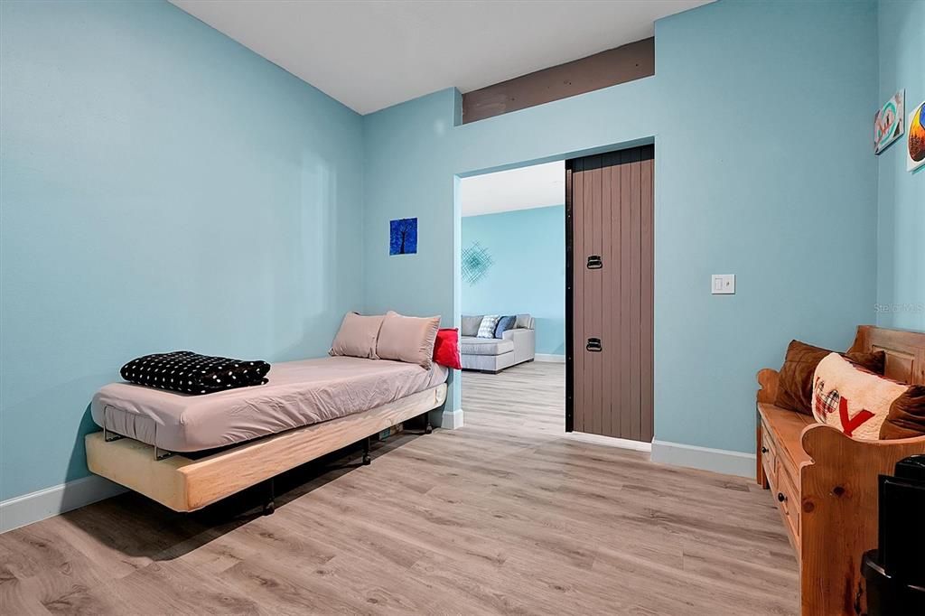 For Rent: $2,400 (2 beds, 2 baths, 1417 Square Feet)