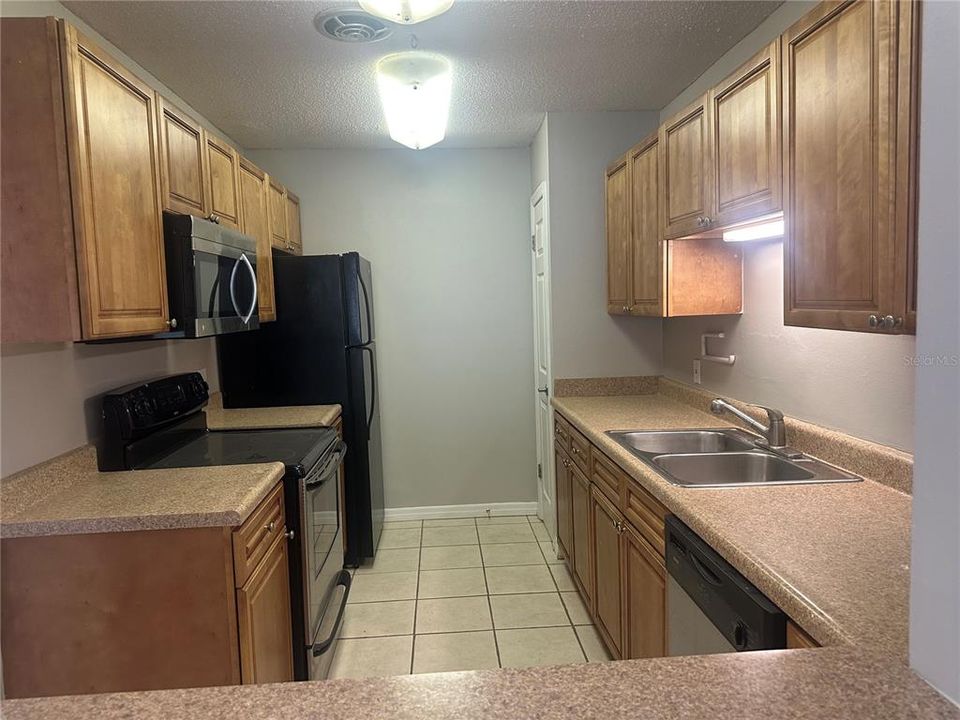 For Rent: $1,800 (3 beds, 2 baths, 1149 Square Feet)
