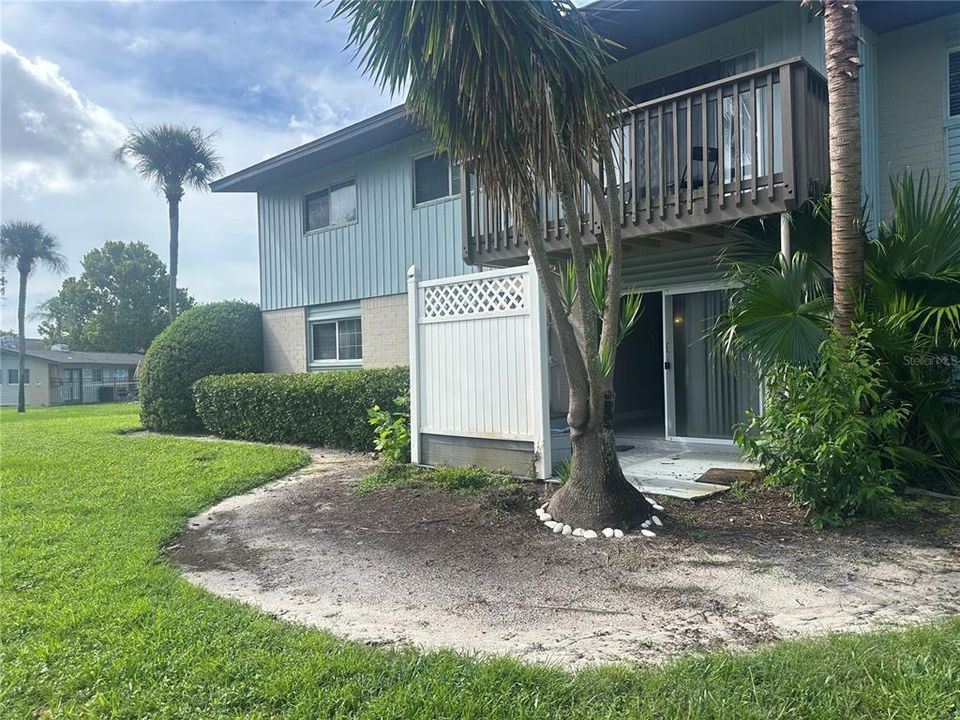 For Rent: $1,800 (3 beds, 2 baths, 1149 Square Feet)