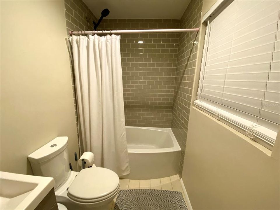 For Rent: $1,500 (0 beds, 1 baths, 300 Square Feet)
