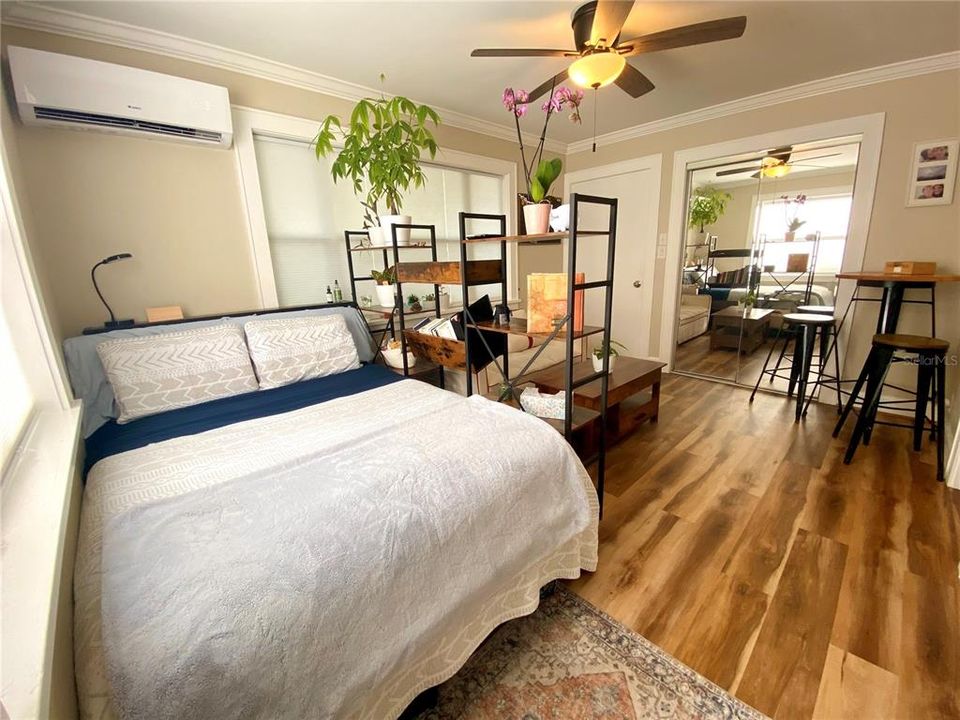 For Rent: $1,500 (0 beds, 1 baths, 300 Square Feet)