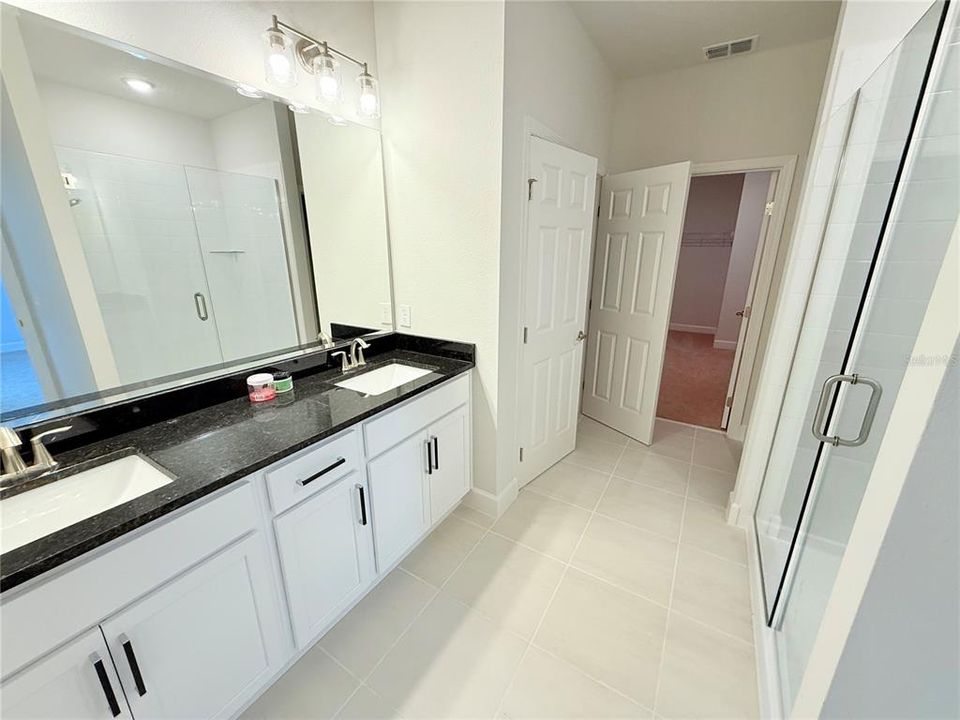 For Rent: $2,700 (4 beds, 3 baths, 2498 Square Feet)