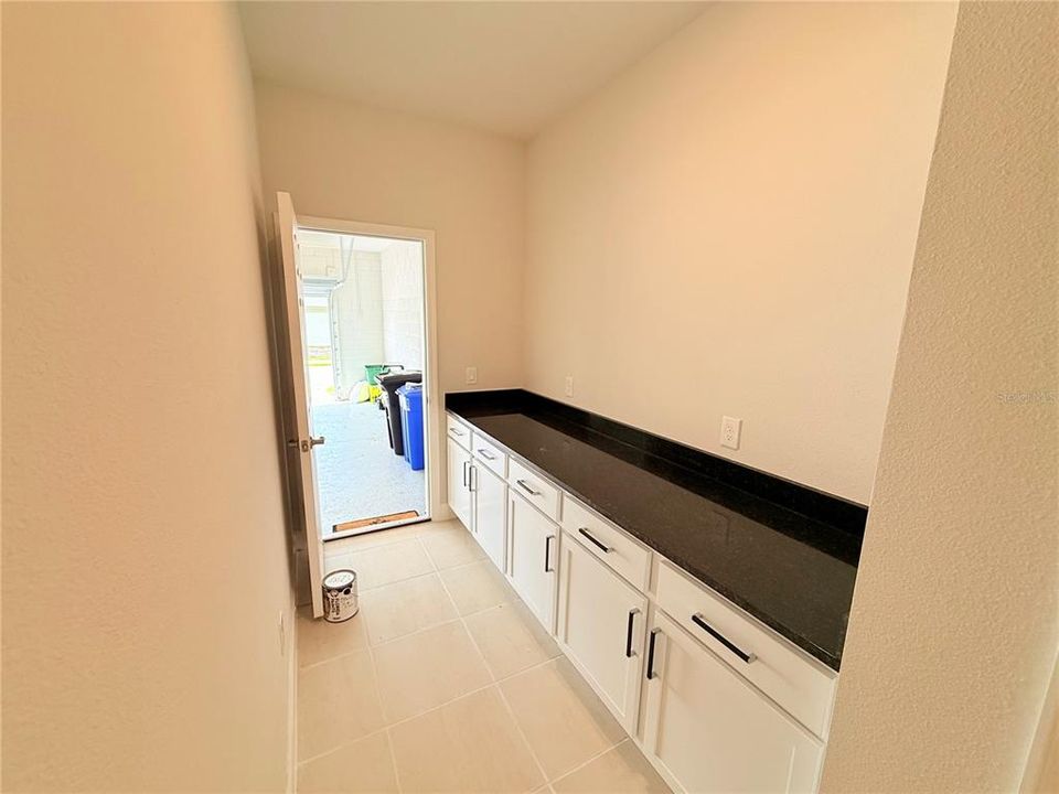 For Rent: $2,700 (4 beds, 3 baths, 2498 Square Feet)
