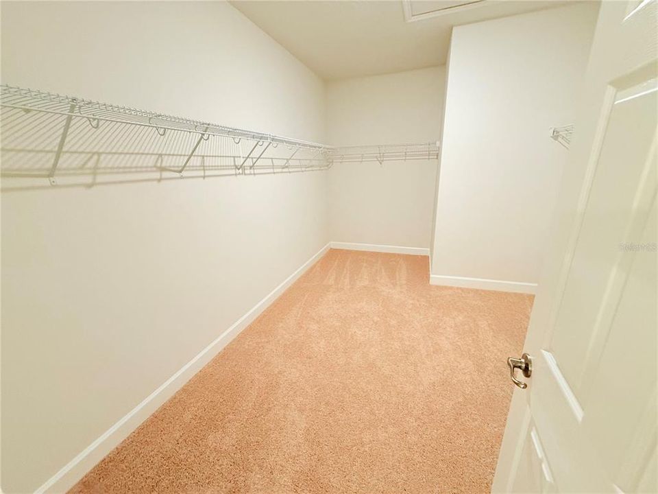 For Rent: $2,700 (4 beds, 3 baths, 2498 Square Feet)