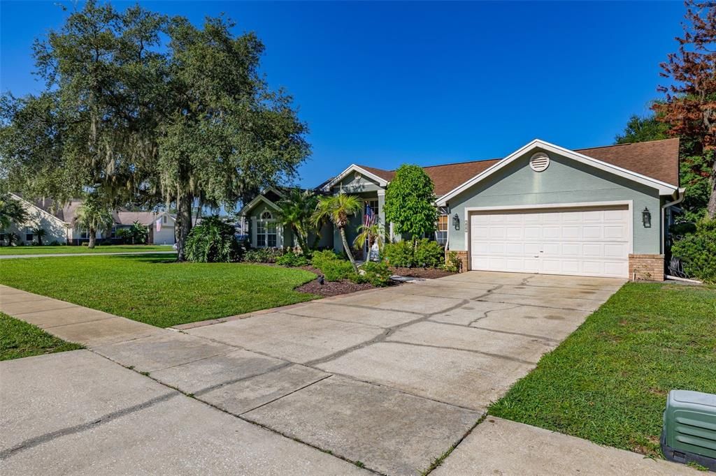 For Sale: $569,000 (4 beds, 3 baths, 2227 Square Feet)