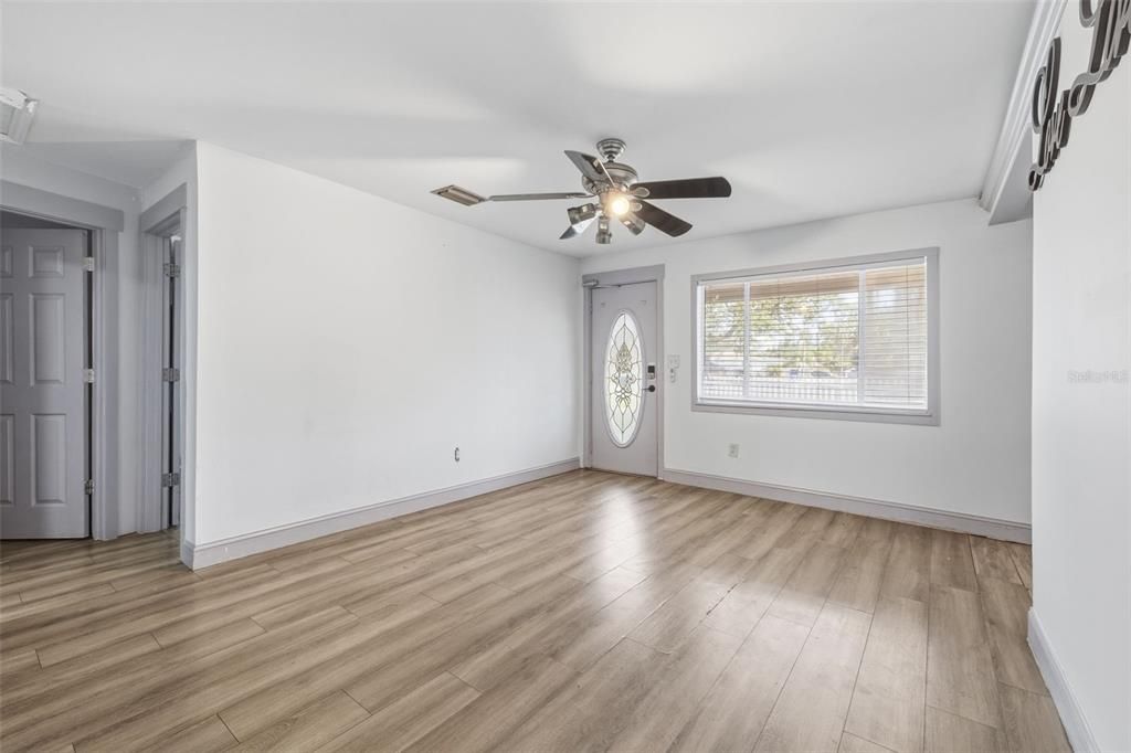 For Rent: $2,500 (3 beds, 2 baths, 1576 Square Feet)