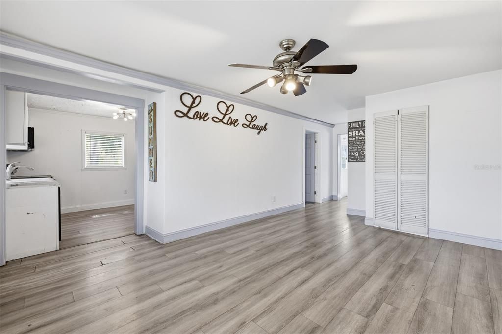 For Rent: $2,500 (3 beds, 2 baths, 1576 Square Feet)