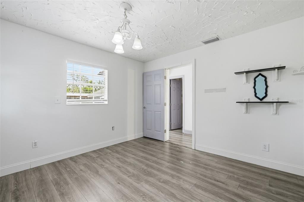 For Rent: $2,500 (3 beds, 2 baths, 1576 Square Feet)