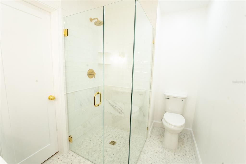 En Venta: $499,000 (3 camas, 2 baños, 1100 Pies cuadrados)