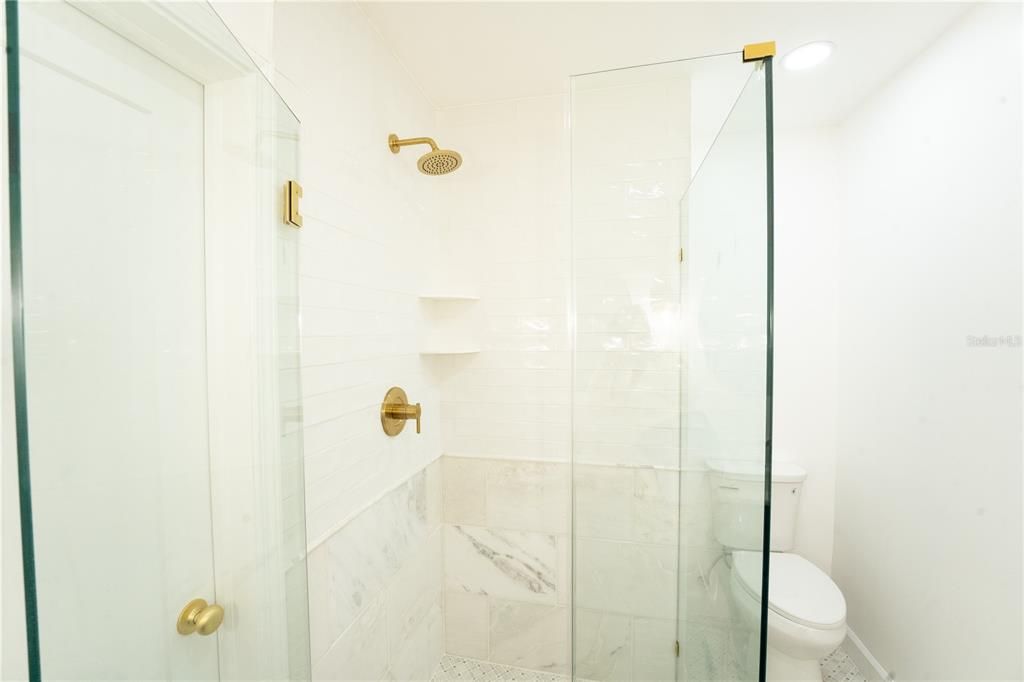 En Venta: $499,000 (3 camas, 2 baños, 1100 Pies cuadrados)