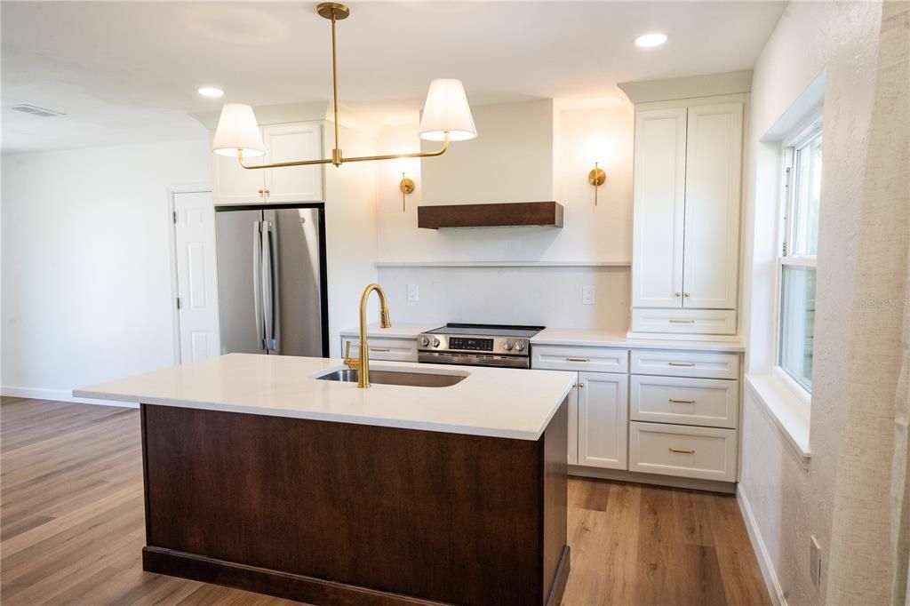 En Venta: $499,000 (3 camas, 2 baños, 1100 Pies cuadrados)
