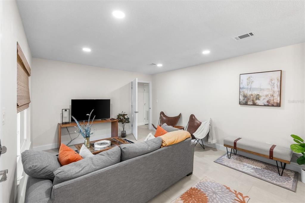 For Sale: $319,900 (3 beds, 2 baths, 1358 Square Feet)