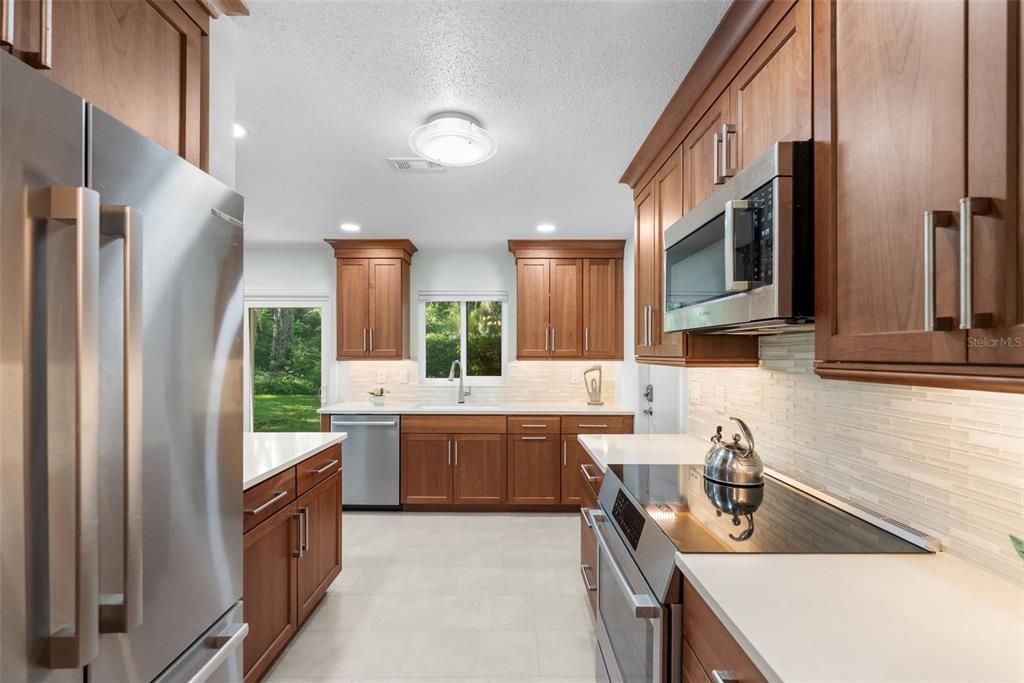 For Sale: $319,900 (3 beds, 2 baths, 1358 Square Feet)