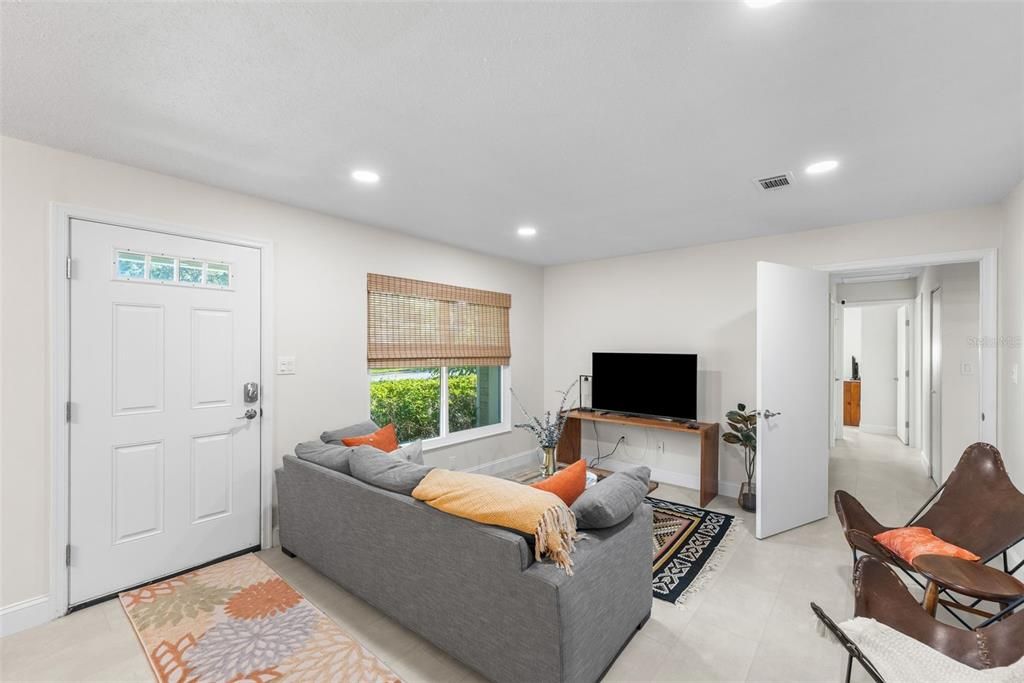 For Sale: $319,900 (3 beds, 2 baths, 1358 Square Feet)