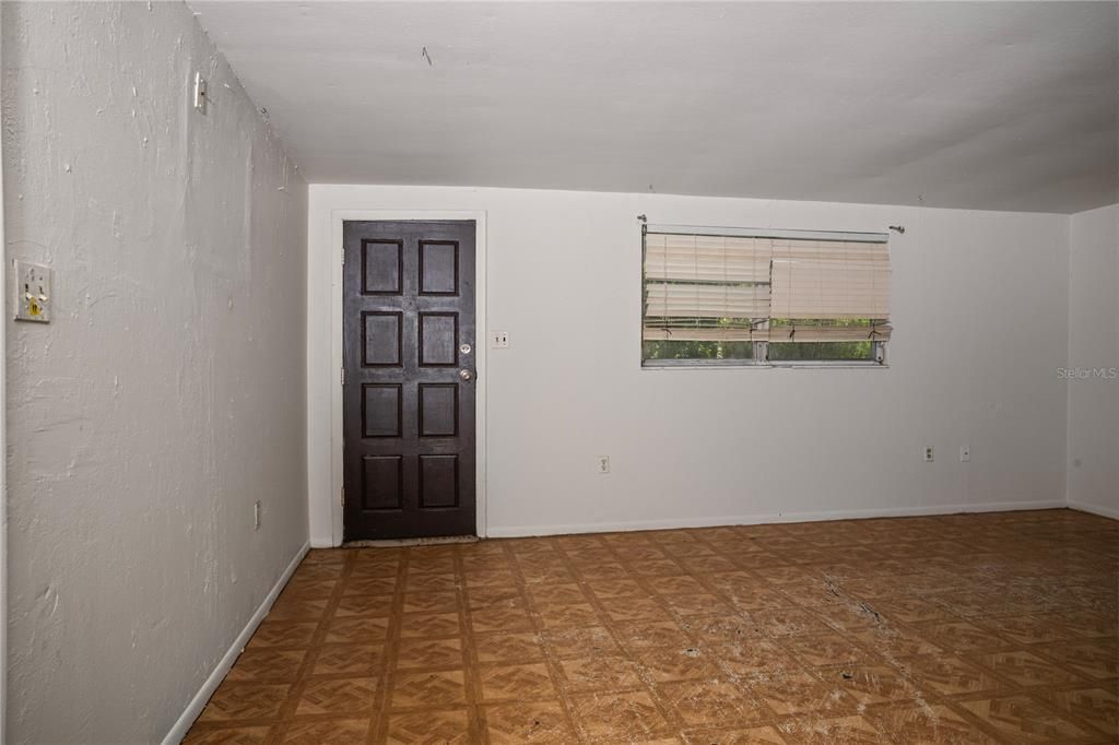 For Sale: $265,000 (0 beds, 0 baths, 812 Square Feet)
