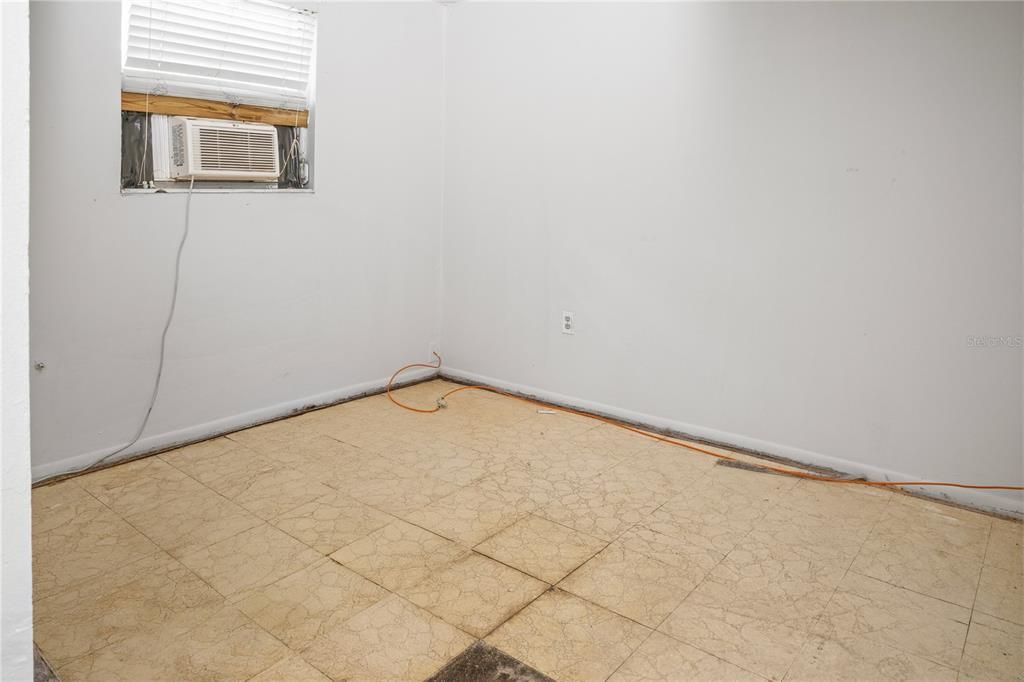 For Sale: $265,000 (0 beds, 0 baths, 812 Square Feet)