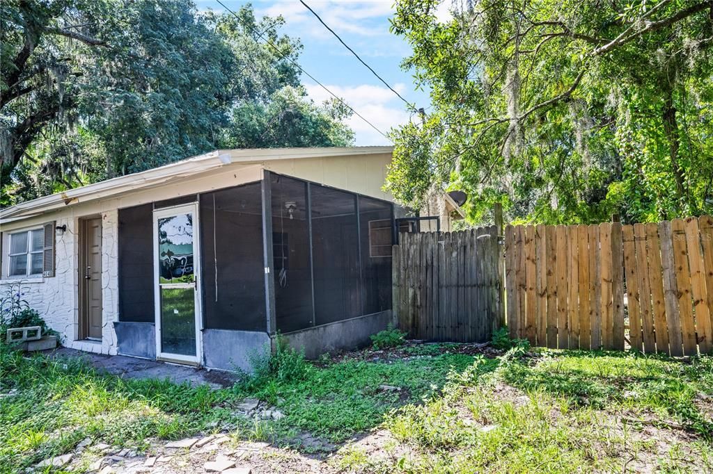 For Sale: $265,000 (0 beds, 0 baths, 812 Square Feet)