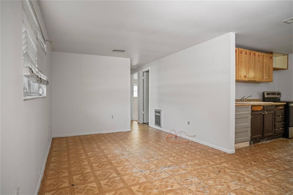 For Sale: $265,000 (0 beds, 0 baths, 812 Square Feet)
