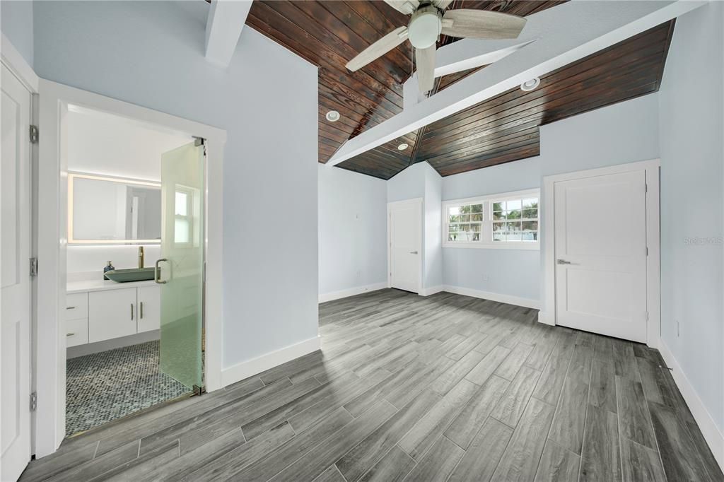 For Rent: $6,000 (3 beds, 2 baths, 1297 Square Feet)