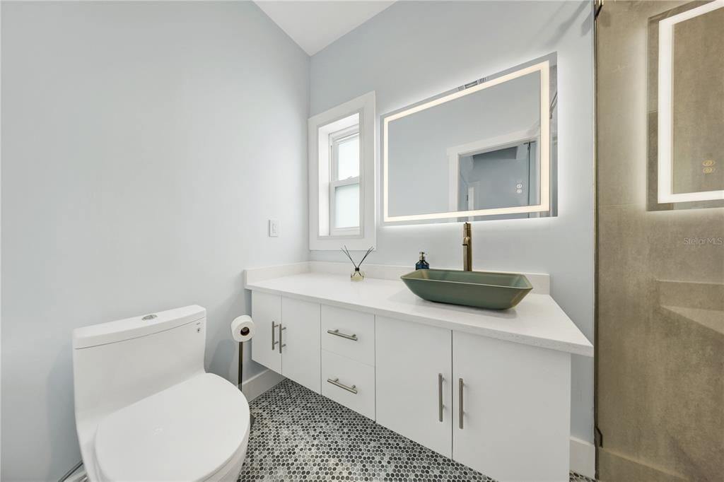For Rent: $6,000 (3 beds, 2 baths, 1297 Square Feet)