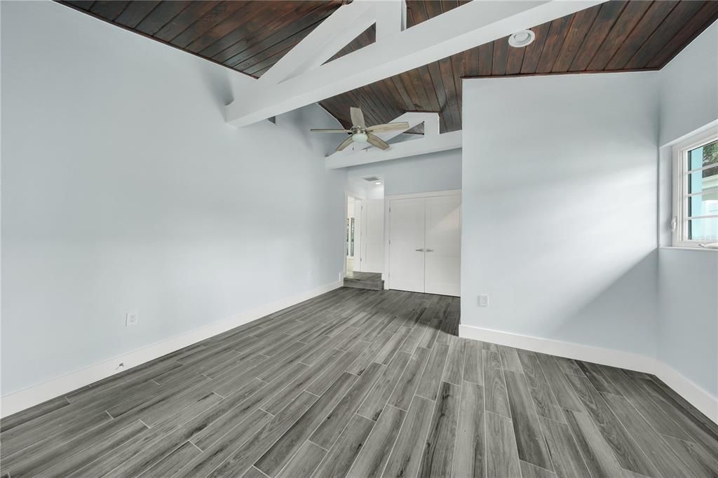 For Rent: $6,000 (3 beds, 2 baths, 1297 Square Feet)