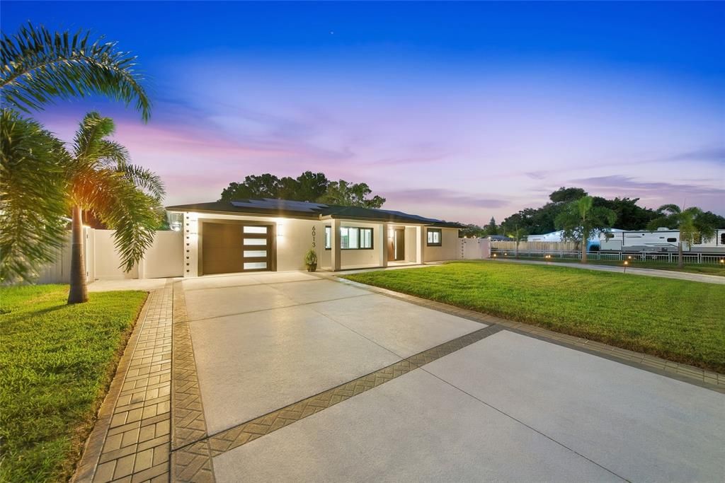 : $849,900 (3 camas, 3 baños, 1416 Pies cuadrados)